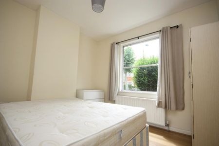 3 bedroom terraced house to rent - Photo 4