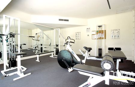 80/632 St Kilda Road - Photo 4