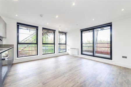 2 bedroom flat to rent - Photo 2