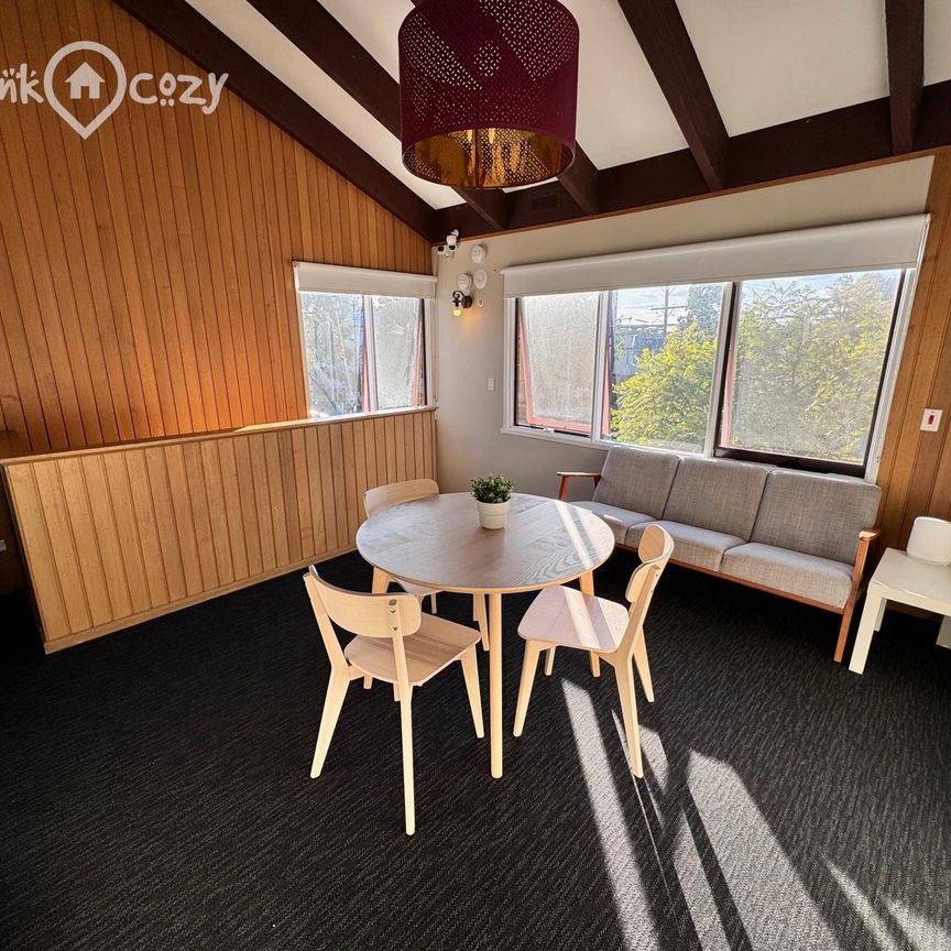 Burwood East - Photo 1