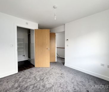 3 bed semi-detached house to rent in White Rock Close, Paignton, TQ4 - Photo 3