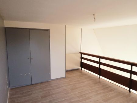 Très bel et grand appartement T1 en mezzanine à Clamecy - Photo 4