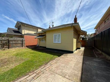 Wonder Family Home In the Oakhill Estate - Photo 2