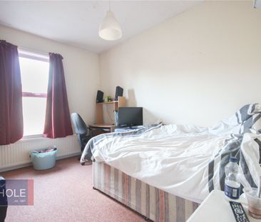 Cricklade Road, - Photo 3