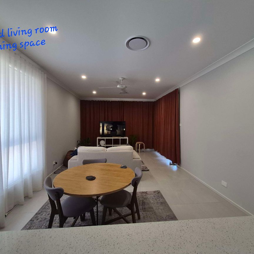 Woongarrah - Photo 1