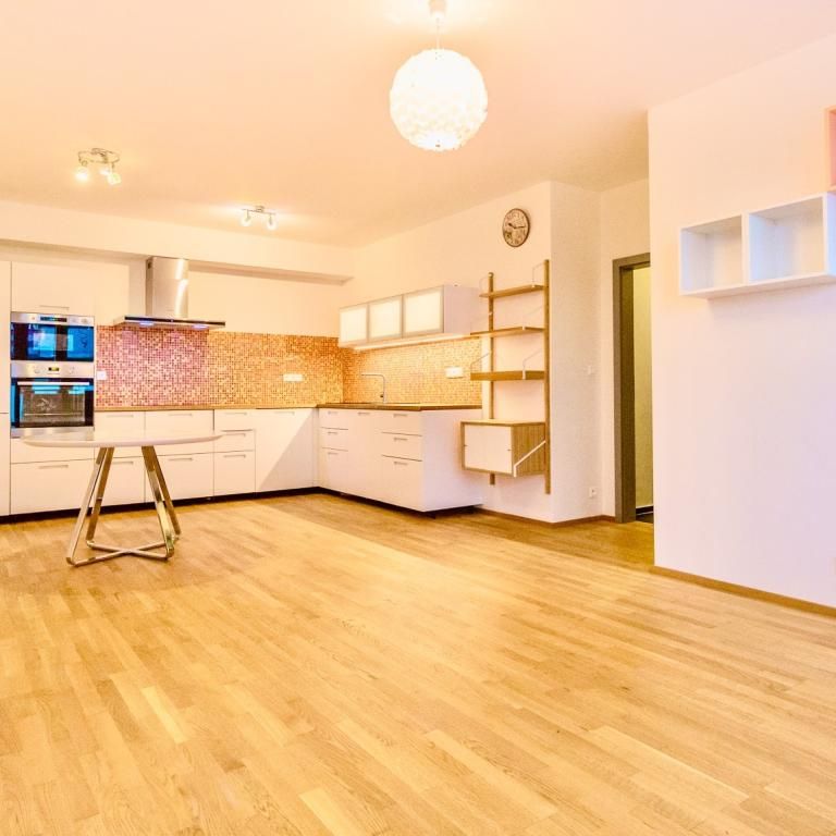 Pronájem bytu 4+kk 101 m2 - Fotografie 1