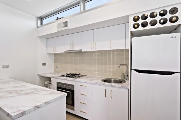 Stylish Sanctuary In Seaside Location - Photo 1