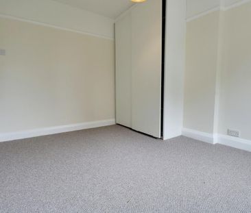 4 bedroom semi-detached house to rent - Photo 5