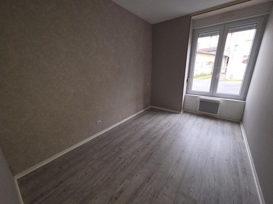 Location Appartement 4 pièces 75m² LE CREUSOT 71200 - Photo 1