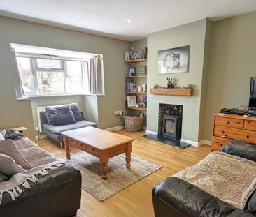 Kings Road, Woking, Surrey, GU24 - Photo 5