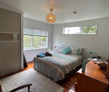 Lovely 3-Bedroom Home in Blockhouse Bay - Prime Location! - Photo 2