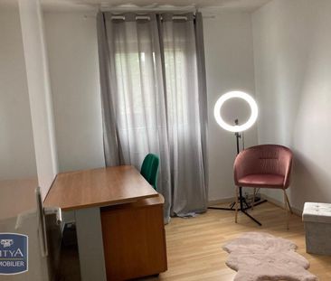 Location Maison 4 pièces 81m² BRESSOLS 82710 - Photo 4