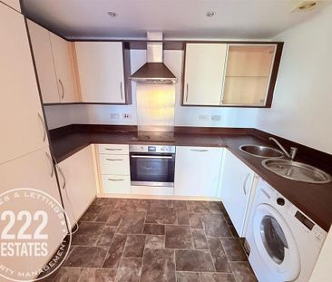 2 bedroom apartment to rent - Photo 3