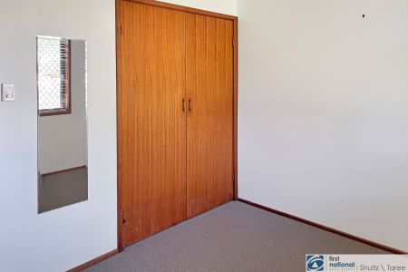 Beautiful Ground-Floor Two-Bedroom Villa with Parkland Views - Photo 4