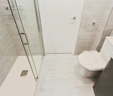 Terraced House to rent on - Photo 6