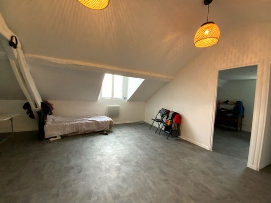 ESTISSAC, CHARMANT T3 MEUBLÉ DE 67M² AU SOL AVEC PARKING COMMUN ET CAVE - Photo 1