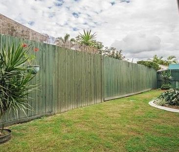 Three Bedroom Duplex in prime location - Photo 3