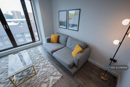 2 bedroom flat to rent - Photo 5