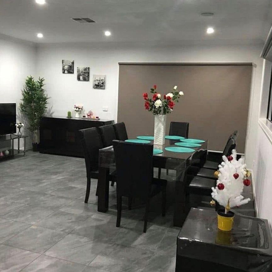 Tarneit - Photo 1