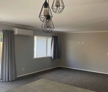 Charming 3BR Home in West End! - Photo 3