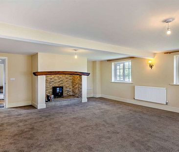 Spacious modern barn conversion, brand new throughout with allocated parking and sun-trap West facing garden - Photo 5