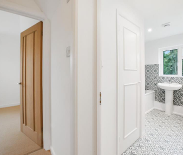 3 bedroom detached house to rent - Photo 4
