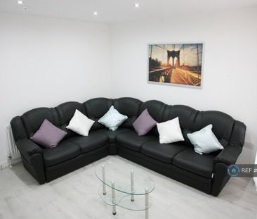 6 bedroom terraced house to rent - Photo 2