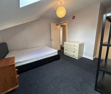 9 Bedroom Semi Detached To Let - Photo 3