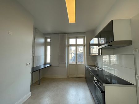 Location Appartement 5 pièces 138m² - Photo 2