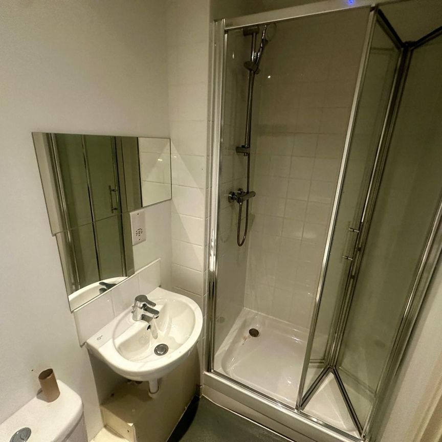 Studio Flat, Villiers St, CV2 - Photo 1