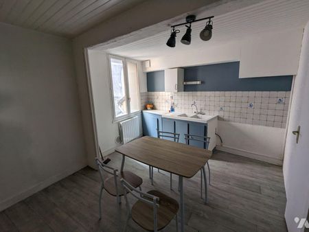 A NOGENT-LE-ROTROU, CENTRE VILLE ! Appartement situé au 1er étage sans ascenseur comprenant ... - Photo 3