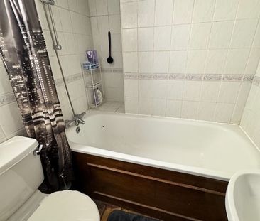 1 Bed Flat, Camden High Street, NW1 - Photo 3