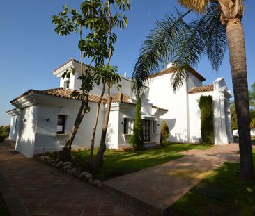 7 bedroom luxury Villa for rent in Marbella, Andalusia - Photo 4
