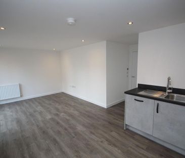 2 bedroom flat to rent - Photo 3