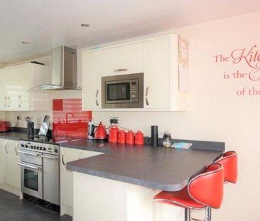 3 bedroom terraced house to rent - Photo 5