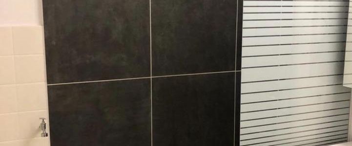 Schöne, helle, 2 Zimmer Wohnung mit großem Balkon, Zentrum Nähe - Foto 1