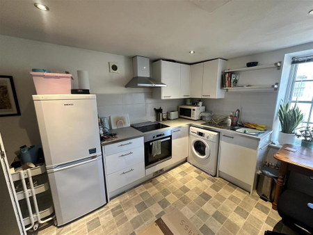 House to rent - Photo 3