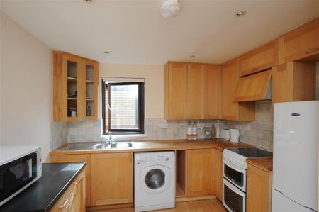 3 bedroom flat to rent - Photo 5