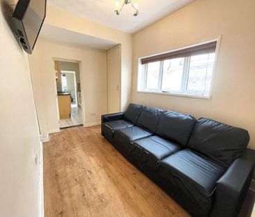 4 bedroom terraced house to rent - Photo 1