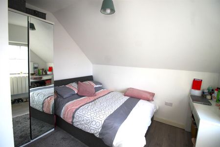 Priory Avenue, High Wycombe - Photo 3