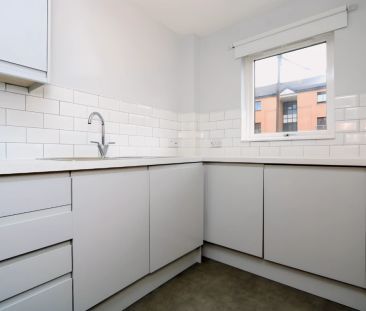 2Bedrooms, 1Bathrooms - Photo 2