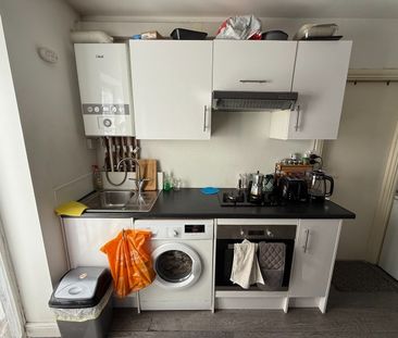 1 Bed Flat, Blenheim Gardens, SM6 - Photo 6