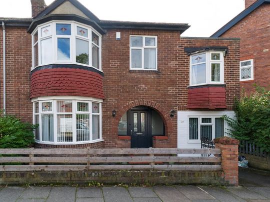 6 bedroom semi-detached house to rent - Photo 1