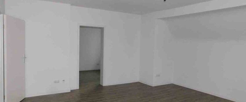 Ruhrallee: Gut geschnittene 2-Zi.-DG-Wohnung, wenige Schrägen - Photo 1