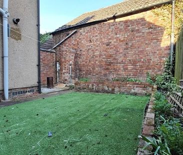 3 bedroom terraced house to rent - Photo 6