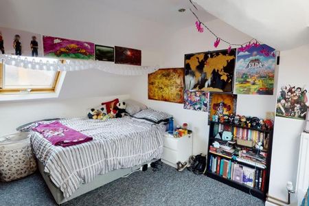 Ash Crescent , - Photo 5