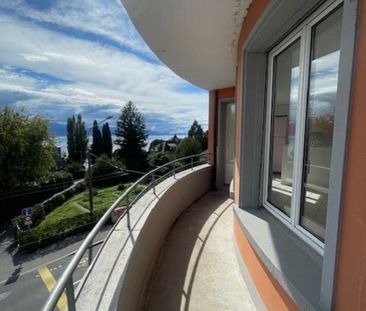 Charmant 2.5 pièces avec balcon et vue partielle sur le lac - Photo 4