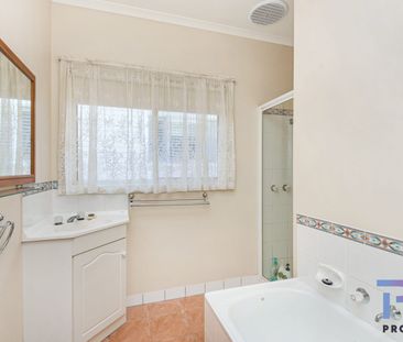 FAMILY HOME IN GREAT LOCATION - Photo 4