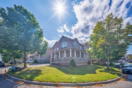 For Lease - 384 Spruce Grove Crescent, Newmarket, Ontario - Photo 3