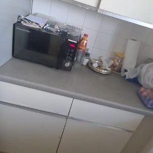 1 bedroom in a flat share to rent - Photo 3